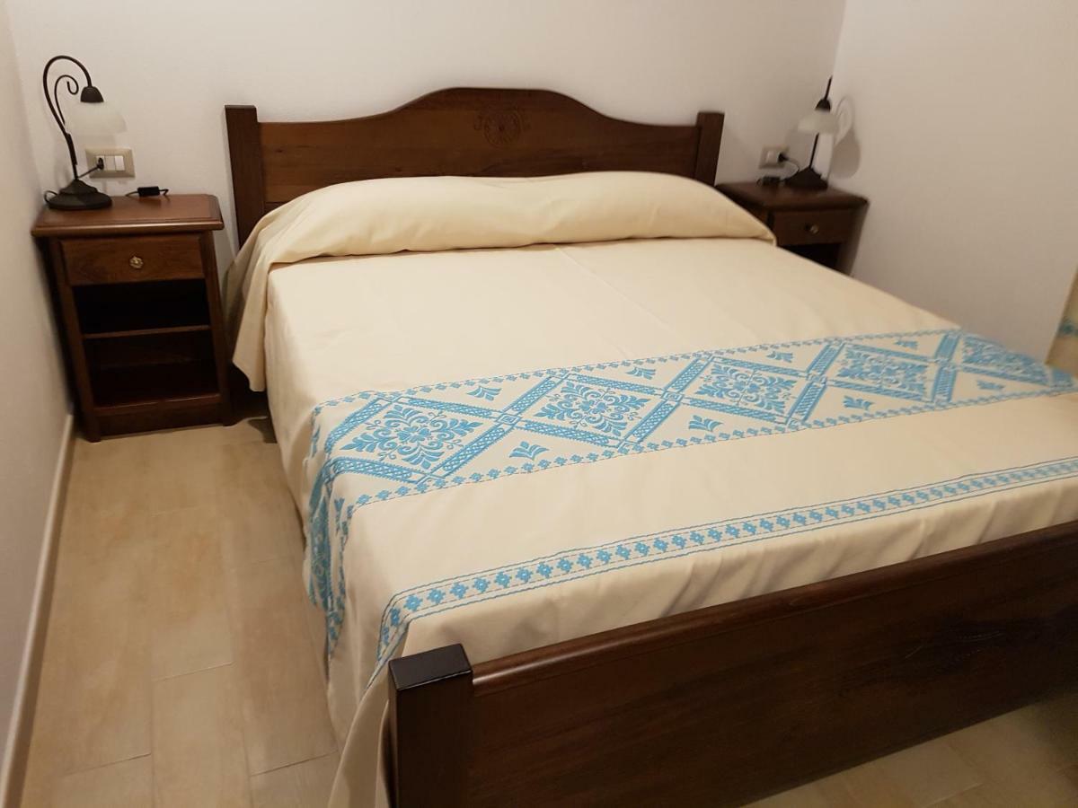 Casa Vacanze La Pavoncella Iglesias Kültér fotó