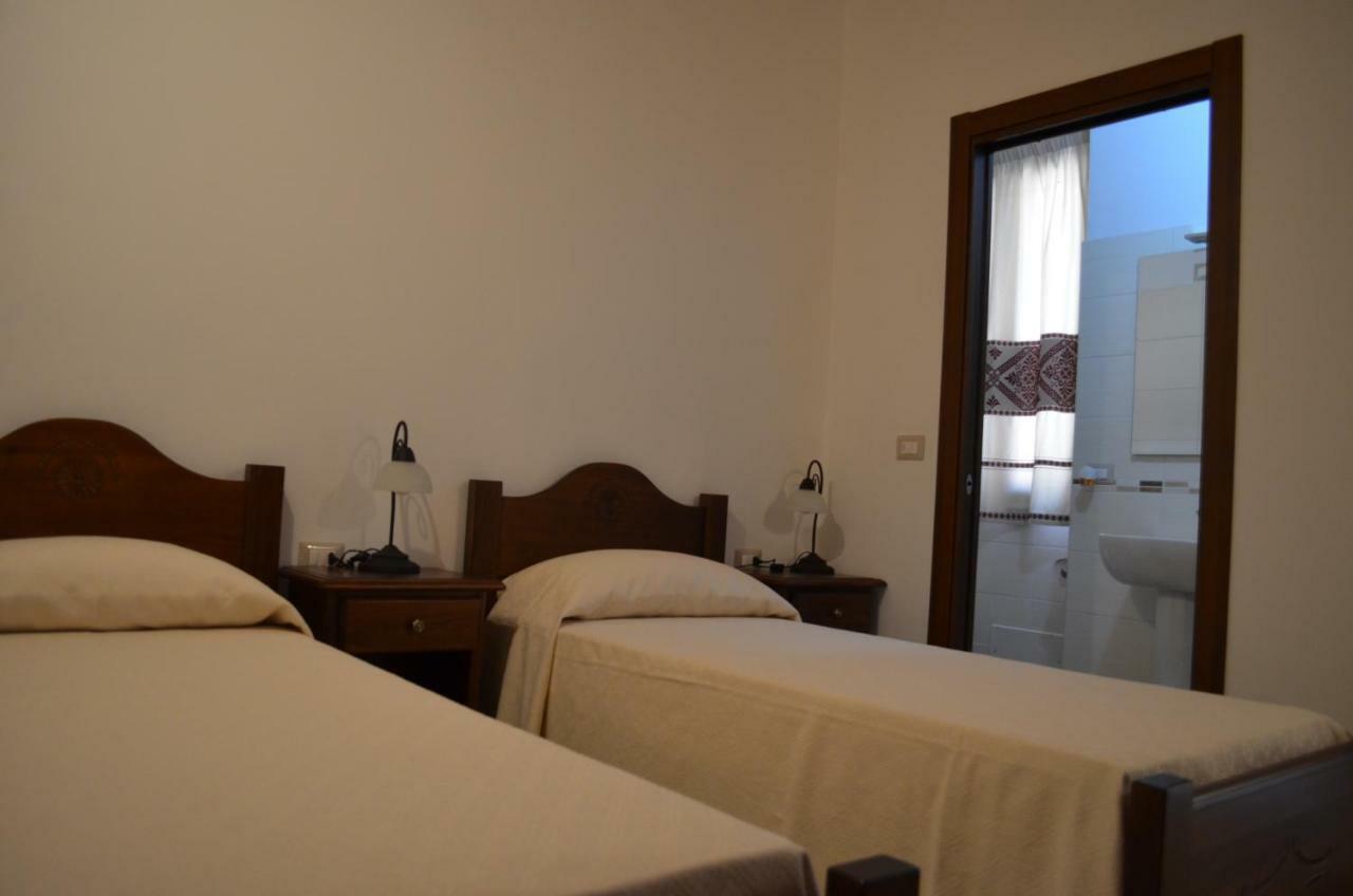 Casa Vacanze La Pavoncella Iglesias Kültér fotó